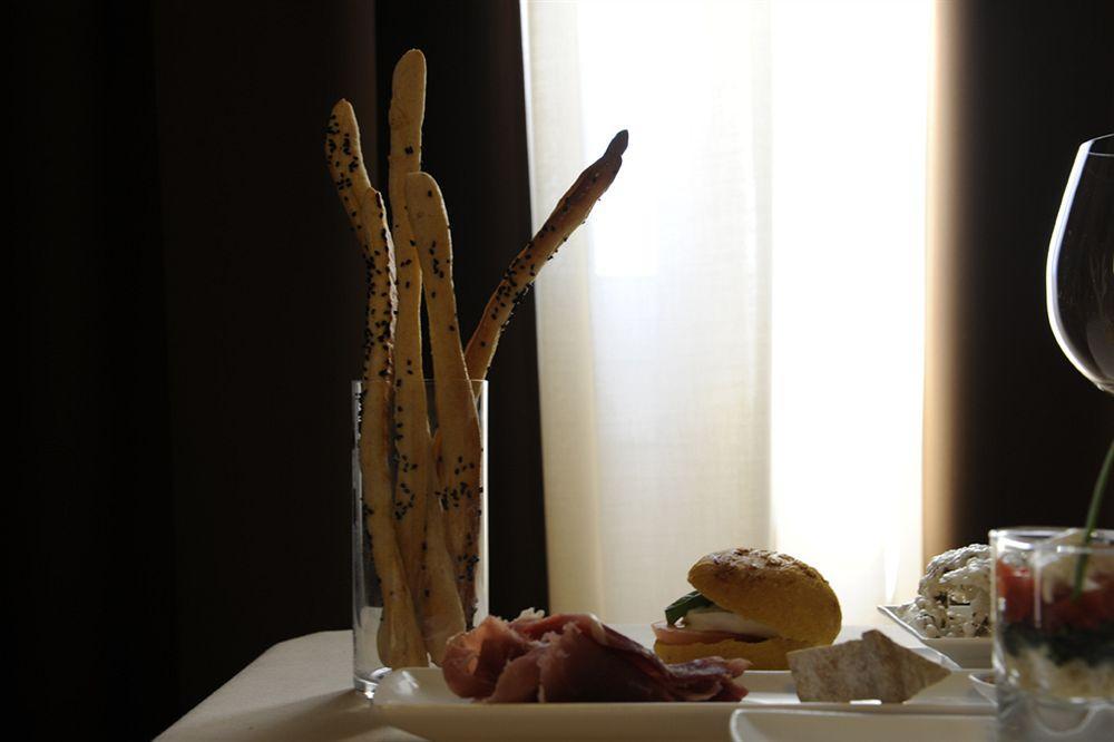 רובאנו Hotel Vittoria מראה חיצוני תמונה