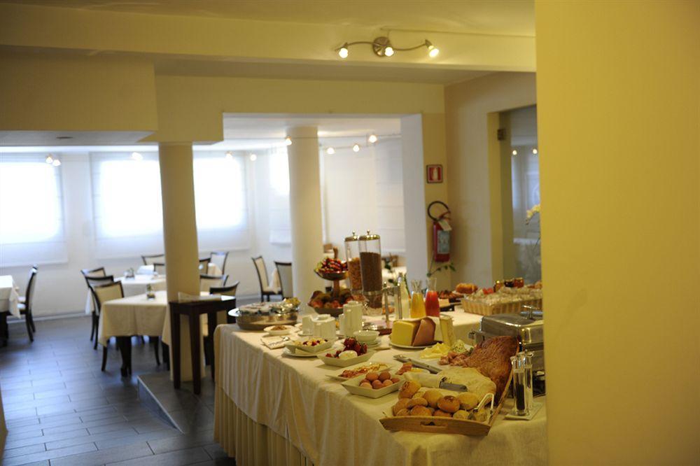 רובאנו Hotel Vittoria מראה חיצוני תמונה