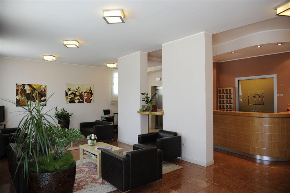 רובאנו Hotel Vittoria מראה חיצוני תמונה