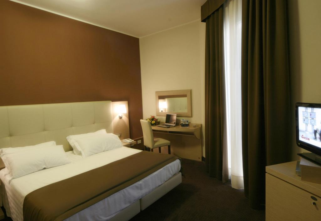 רובאנו Hotel Vittoria מראה חיצוני תמונה