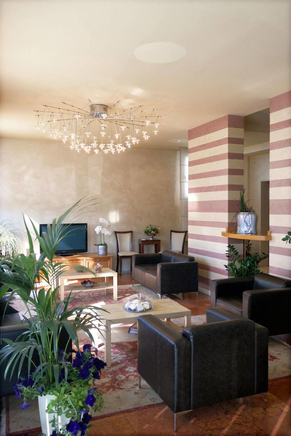 רובאנו Hotel Vittoria מראה חיצוני תמונה