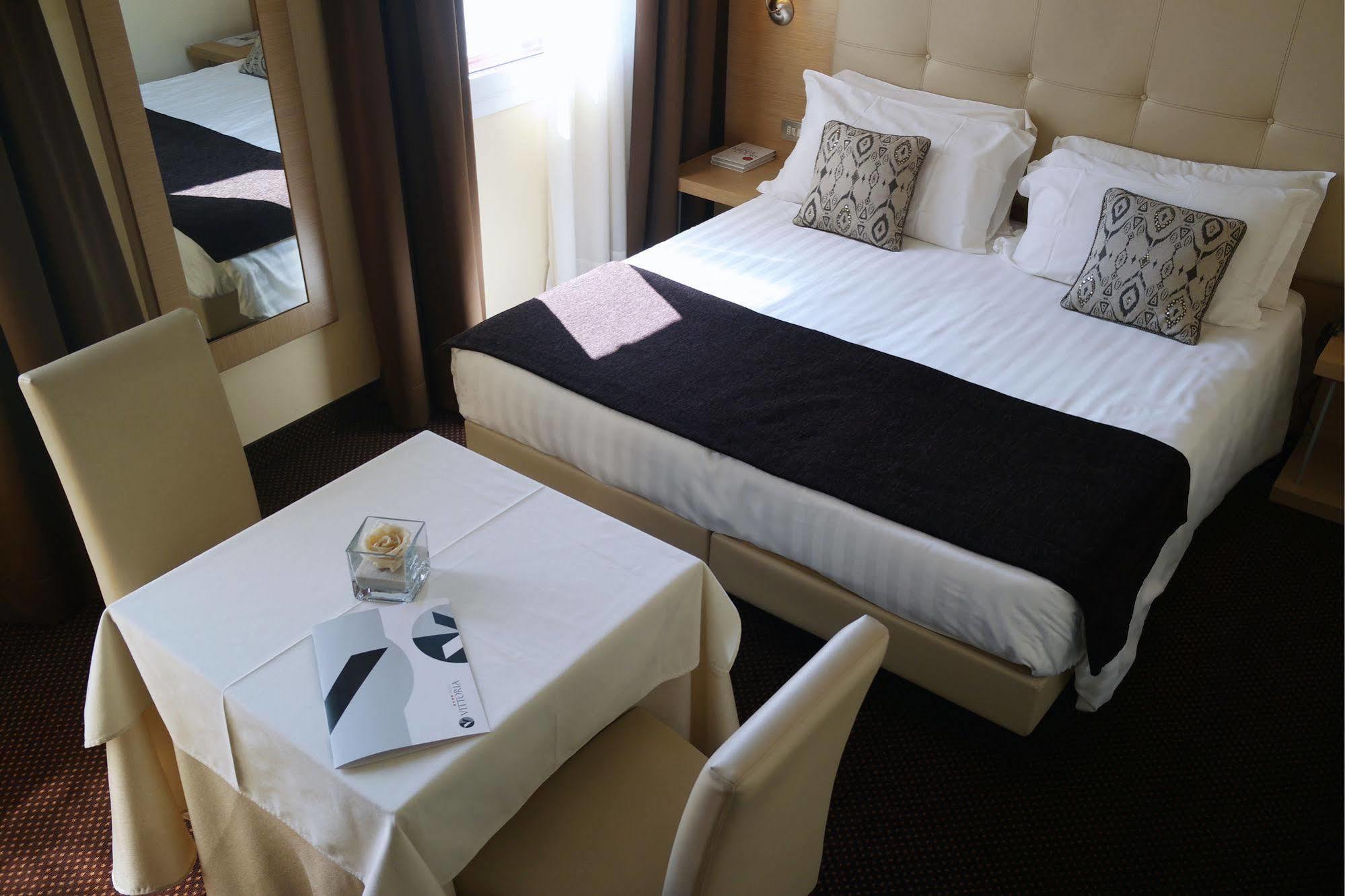 רובאנו Hotel Vittoria מראה חיצוני תמונה